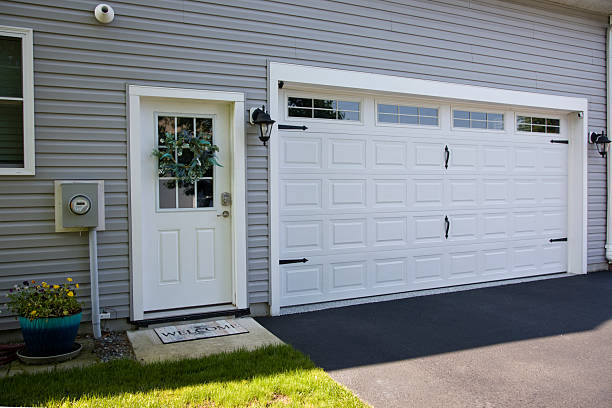 24/7 Emergency Garage Door Panel Replacement experts in Charlotte, TX